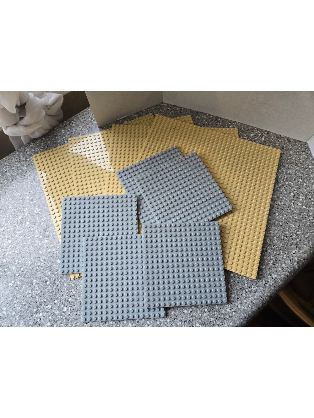 Lot of 9 Building Brick Baseplates 4 Tan 10x10 & 5 Gray 5x5 Compatible Plates
